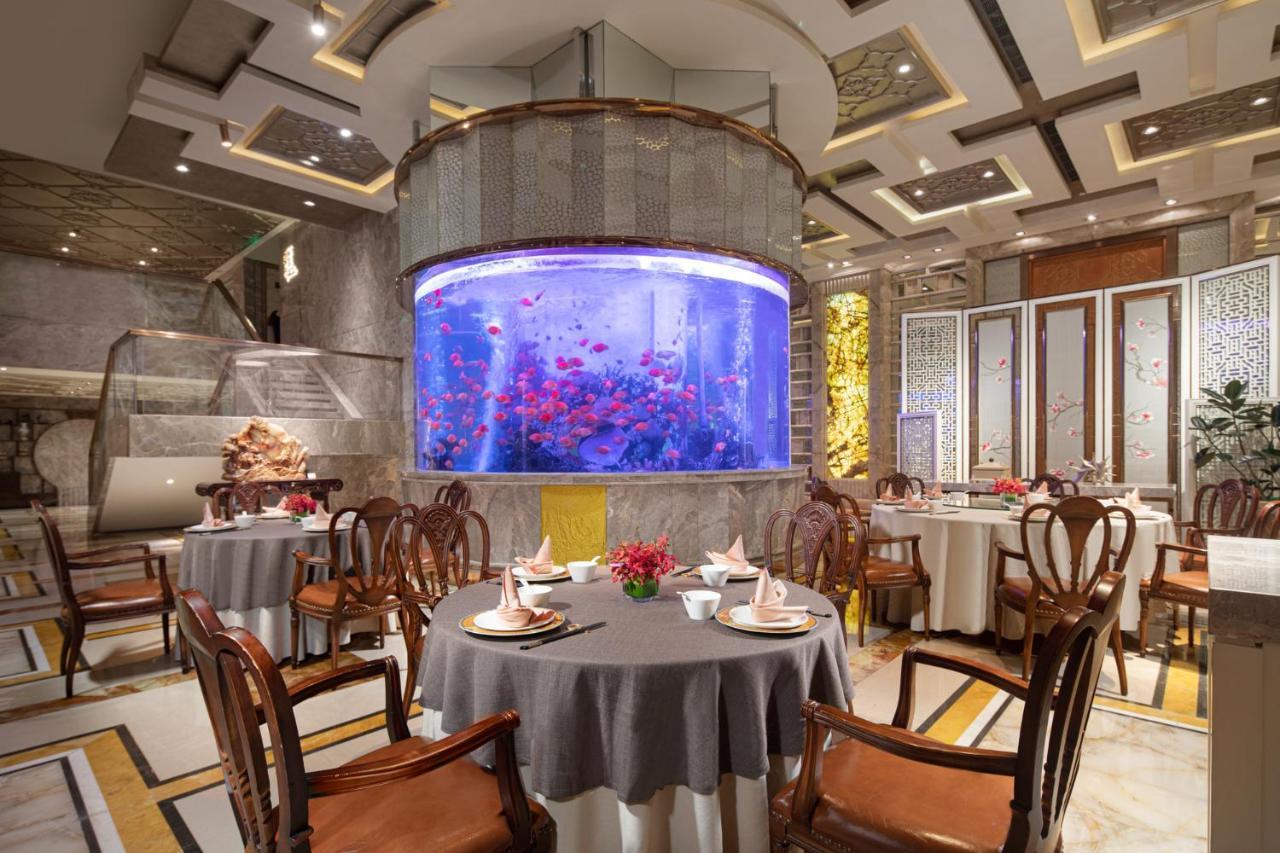 Crowne Plaza Shanghai Nanjing Road By Ihg Exterior photo Interior of the restaurant